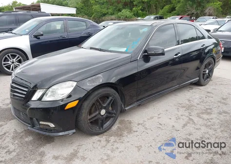 2011 Mercedes-Benz E 550 from USA, damaged, VIN WDDHF7CB2BA470136